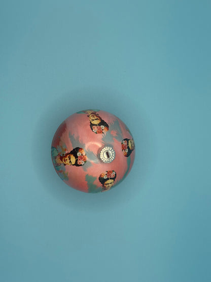 Pinke Frida Kahlo Weihnachtskugeln